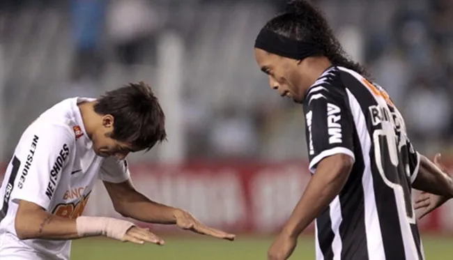 Quá khứ và Hiện tại: Ronaldinho với Neymar, ai là số 10 xuất sắc nhất ? - Bóng Đá