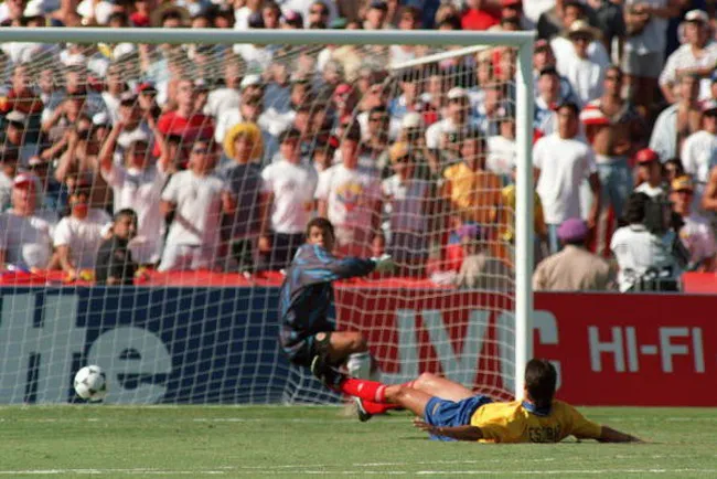 Những khoảnh khắc tranh cãi nhất trong lịch sử World Cup (Kì cuối) - Bóng Đá