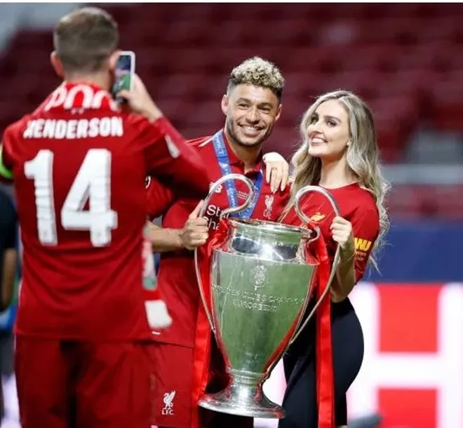 Dàn WAGS Liverpool rạng rỡ ăn mừng chức vô địch Champions League (The Sun) - Bóng Đá