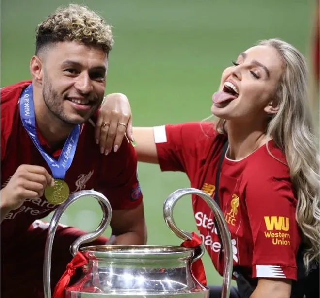 Dàn WAGS Liverpool rạng rỡ ăn mừng chức vô địch Champions League (The Sun) - Bóng Đá