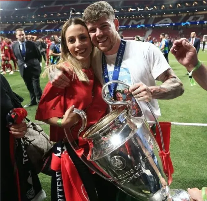 Dàn WAGS Liverpool rạng rỡ ăn mừng chức vô địch Champions League (The Sun) - Bóng Đá