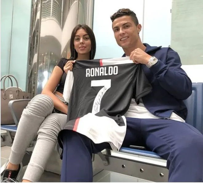 Bạn gái Ronaldo cổ vũ chung kết UEFA Nations League (The Sun) - Bóng Đá