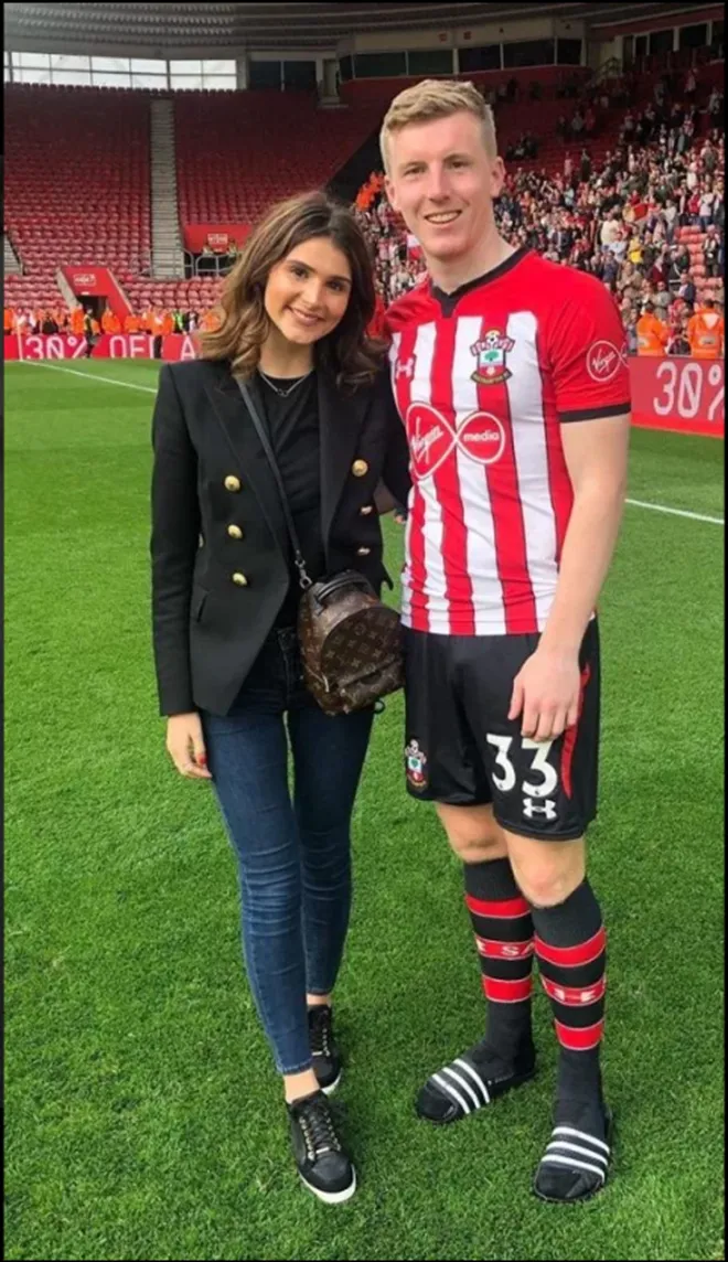 Meet Aston Villa’s new signing Matt Targett’s stunning Wag Jasmin Buckle, who loves fashion and sells clobber on Depop - Bóng Đá