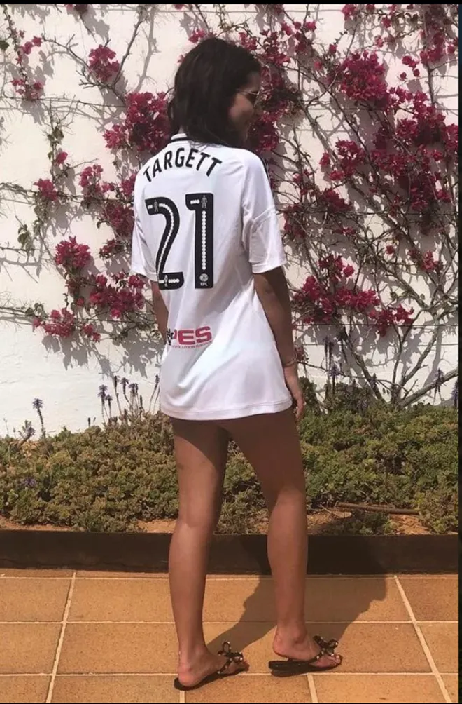 Meet Aston Villa’s new signing Matt Targett’s stunning Wag Jasmin Buckle, who loves fashion and sells clobber on Depop - Bóng Đá