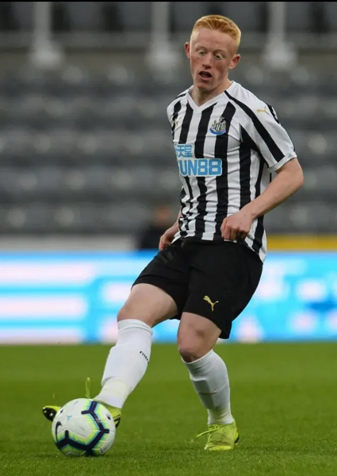 Man Utd conqueror Matty Longstaff is a tenacious midfielder who dreamed of becoming a Newcastle hero - Bóng Đá