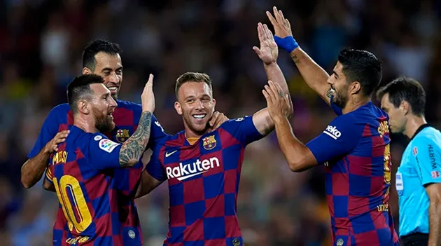 Barcelona are hurtling towards the end of their greatest era, with only Lionel Messi, Gerard Pique and Sergio Busquets still standing - Bóng Đá