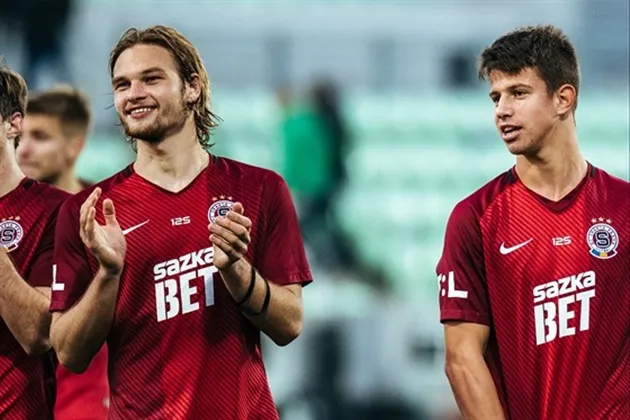 Adam Hlozek: Europe's biggest clubs queuing up to sign Czech teen sensation - Bóng Đá