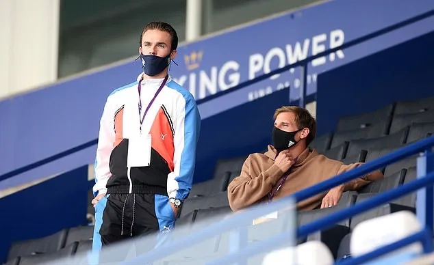 Leicester City star James Maddison hastily deletes an Instagram video showing him bleary-eyed and trying to kiss an unimpressed woman - Bóng Đá