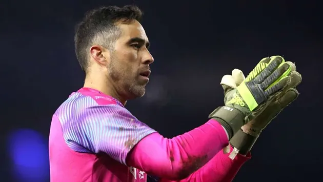 Man City goalkeeper Claudio Bravo set to sign for Real Betis - Bóng Đá