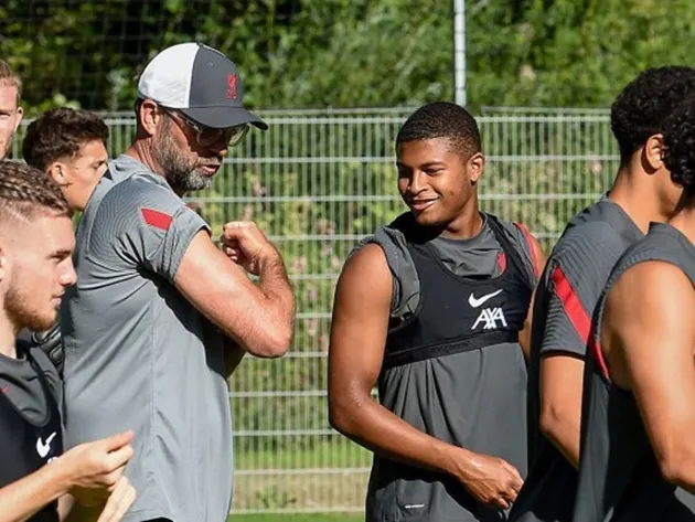 Crystal Palace chairman rubbishes reports of £25m deal with Liverpool for Rhian Brewster - Bóng Đá