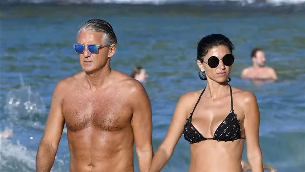 Mancini phong trần ở tuổi 52 bên bạn gái mới - Bóng Đá