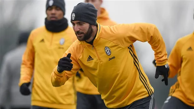 Juventus co ro luyện tập giữa ngày Đông tại Turin - Bóng Đá