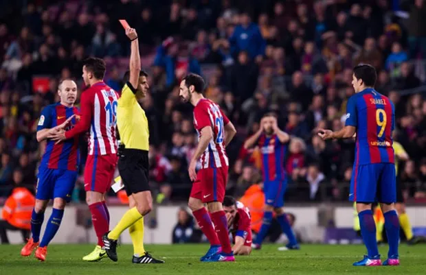 Suarez ghi bàn, nhận thẻ đỏ và đưa Barca vào chung kết cúp Nhà vua - Bóng Đá