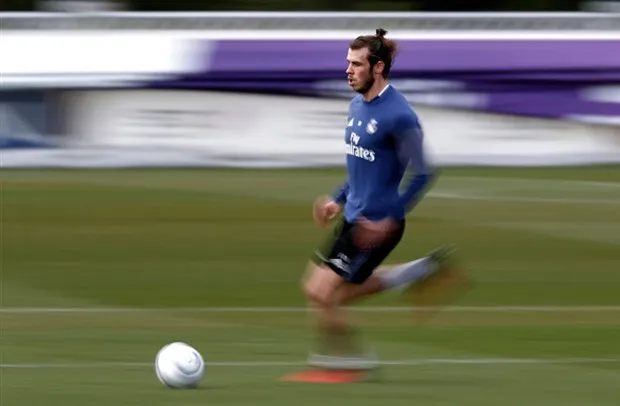 Ronaldo tập riêng, Bale chạy điên cuồng trên sân - Bóng Đá
