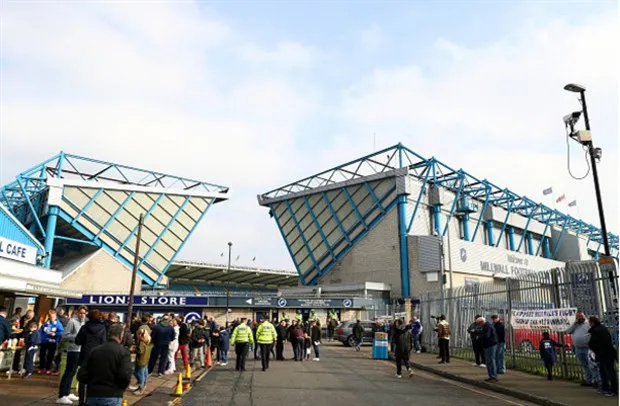 Chùm ảnh: Bằng chứng CĐV vẫn chưa mất niềm tin vào Leicester  - Bóng Đá