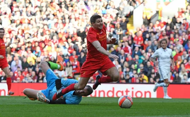 Gerrard ghi bàn, huyền thoại Liverpool thắng 'cực đẹp' trước Real - Bóng Đá