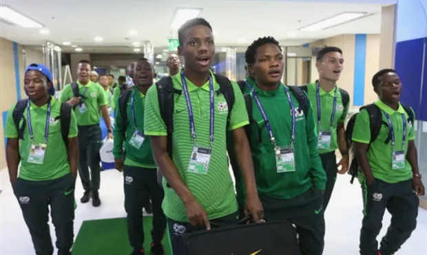 Dàn sao trẻ Nam Phi hát hò rộn ràng trước giờ gặp Italia - Bóng Đá