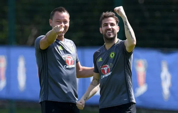 Terry cân cả Luiz lẫn Kante trên sân tập - Bóng Đá