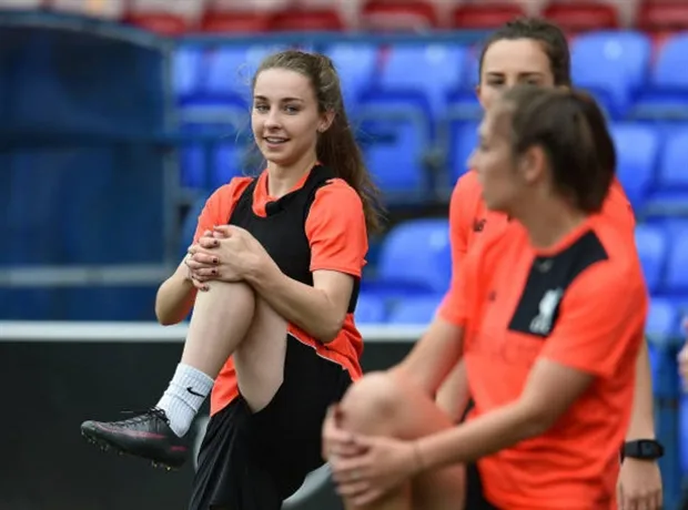 Niamh Charles, đôi cánh thiên thần 19 tuổi của Liverpool - Bóng Đá