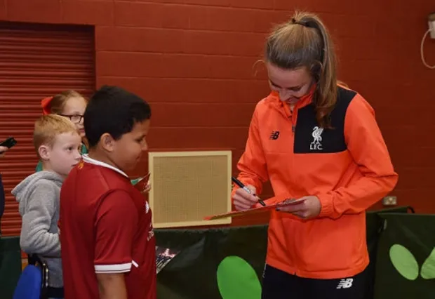 Niamh Charles, đôi cánh thiên thần 19 tuổi của Liverpool - Bóng Đá