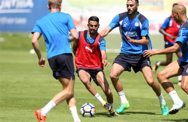 Mahrez 'mặt nặng' trở lại tập luyện cùng Leicester - Bóng Đá