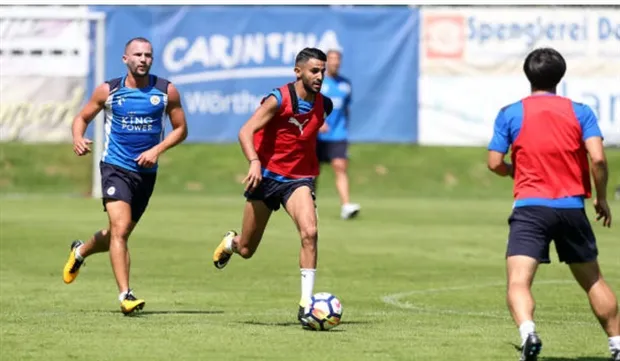 Mahrez 'mặt nặng' trở lại tập luyện cùng Leicester - Bóng Đá