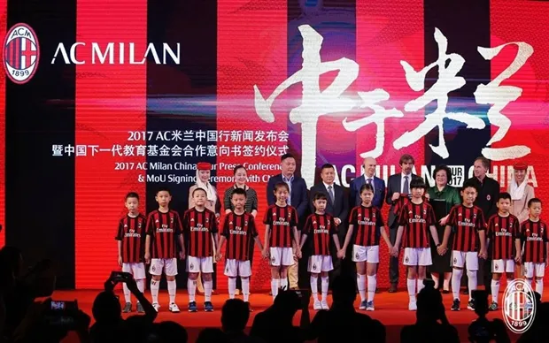 Dàn sao Milan ra mắt hoành tráng tại Quảng Châu - Bóng Đá