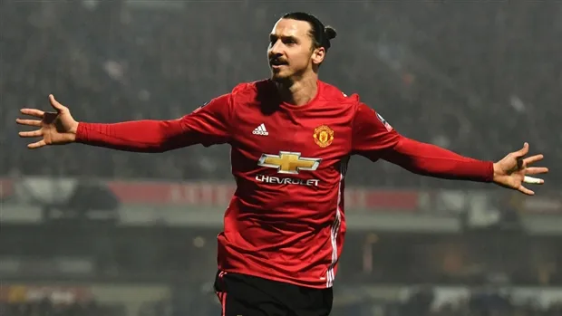 Zlatan trở lại, Fan Man Utd thách thức cả nước Anh - Bóng Đá