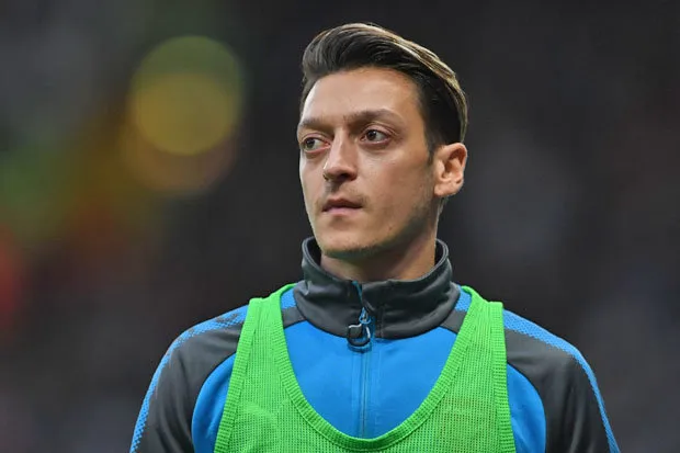 Wenger cảnh báo Ozil về thái độ chuyên nghiệp - Bóng Đá