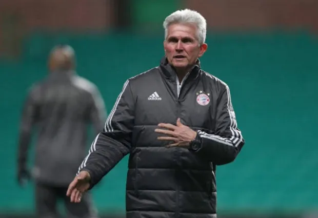 HLV Heynckes đầy suy tư khi vắng Lewandowski trên sân tập - Bóng Đá