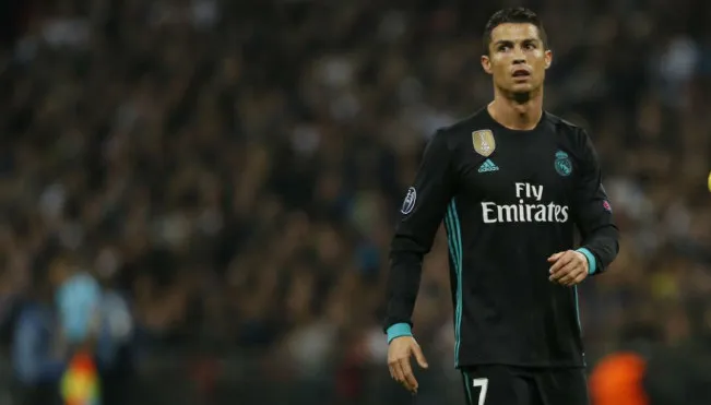 Ronaldo thừa nhận không có năng khiếu cầm quân - Bóng Đá