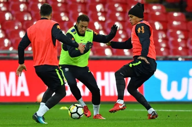 Neymar bị 'triệt hạ', Coutinho nóng lòng chờ ngày trở lại - Bóng Đá