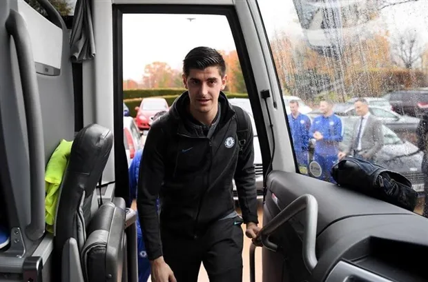 Morata bị đồng đội chơi khăm trong lúc lên đường sang Azerbaijan - Bóng Đá