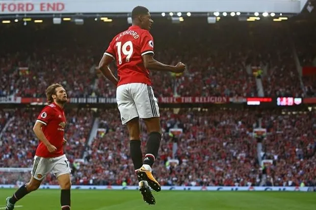 Rashford bất ngờ trở lại giúp đội bóng thuở bé  - Bóng Đá