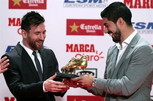 Messi rủ Suarez cùng nhau khoe Giày Vàng - Bóng Đá