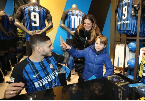 Bị tuyển Argentina bỏ rơi, Icardi giải sầu cùng fan Inter - Bóng Đá