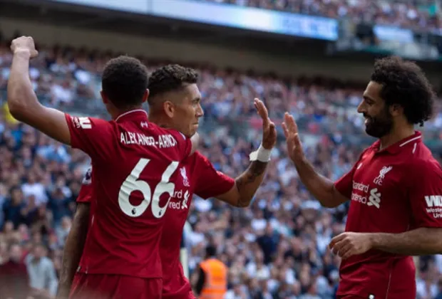 Firmino suýt mù mắt vì 'trò bẩn' của Vertonghen  - Bóng Đá