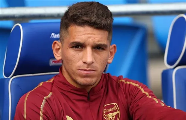 CĐV Arsenal choáng váng với pha cản phá bất chấp của Torreira  - Bóng Đá