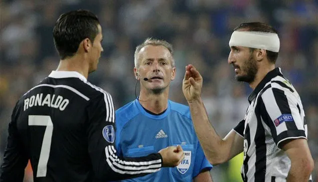 'Đến Chiellini cũng muốn học theo Ronaldo' - Bóng Đá