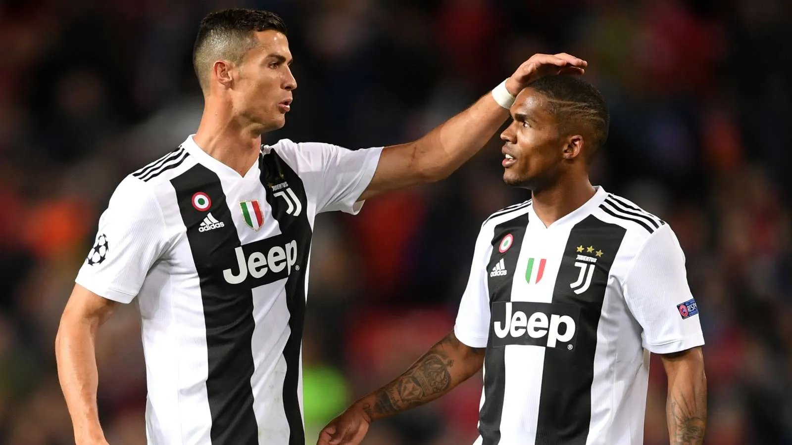Đồng đội từng lo sợ Ronado sẽ 'phá nát' phòng thay đồ của Juventus - Bóng Đá