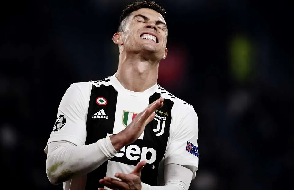 Báo động cho Ronaldo, sút phạt ngày càng tù - Bóng Đá