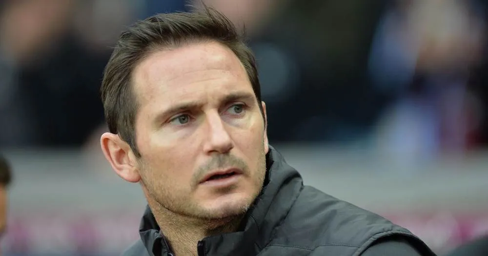 Chứng kiến Chelsea gặp họa, Lampard đánh tiếng trở lại - Bóng Đá