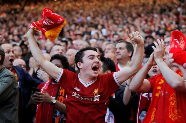 CĐV Liverpool thích thú khi đội bóng quyết ngáng đường Man Utd - Bóng Đá