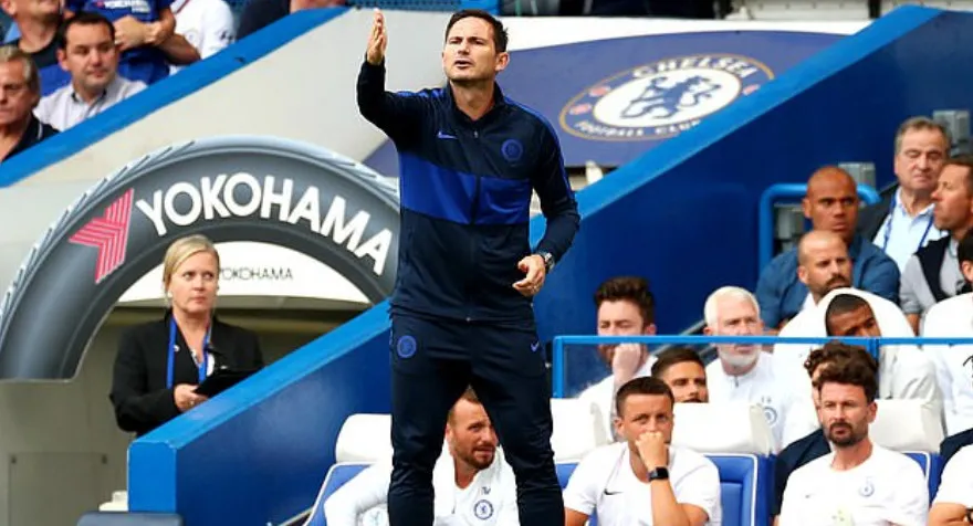 Học trò bị nhục mạ, Lampard tuyên chiến với NHM - Bóng Đá