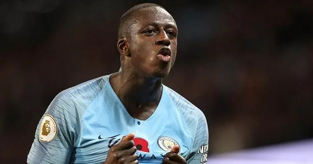 Mendy believes City can still catch Liverpool in the title race - Bóng Đá
