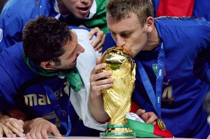 CHÍNH THỨC: De Rossi chia tay AS Roma sau 19 năm gắn bó - Bóng Đá
