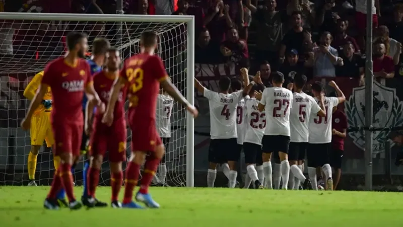 Ảnh trận Arezzo - AS Roma - Bóng Đá