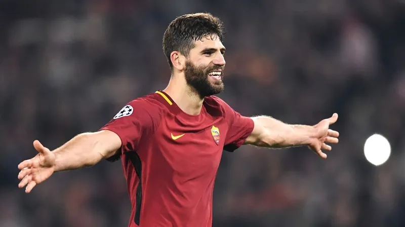 AS Roma có hàng phòng ngự Premier League: Zappacosta - Smalling - Fazio - Kolarov (Santon) - Bóng Đá