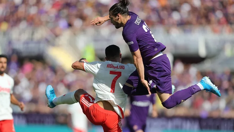 3 điều có thể bạn đã bỏ lỡ ở trận Fiorentina 0-0 Juventus: Vị khách đặc biệt xuất hiện - Bóng Đá