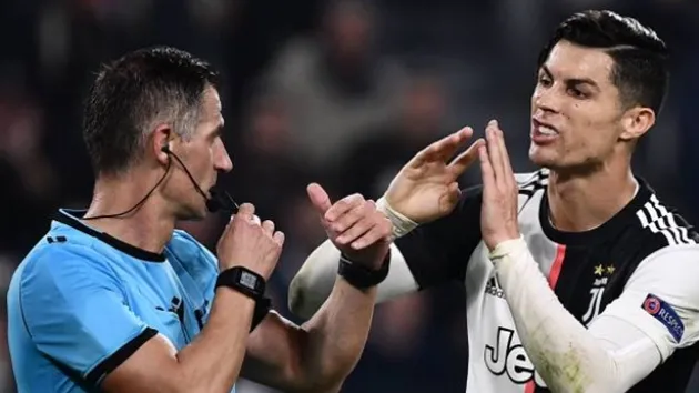 Những khoảnh khắc ấn tượng trong trận Juventus - Lokomotiv Moscow: Ronaldo bất lực, nụ hôn trên khán đài - Bóng Đá